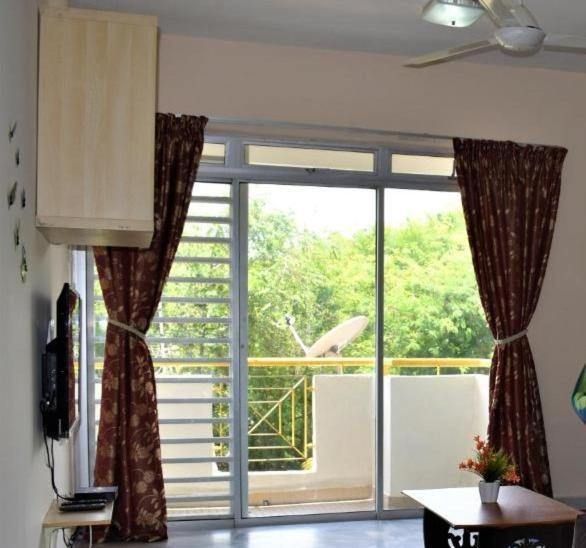 Purnama Homestay At Oceanview Resort بورت ديكسون المظهر الخارجي الصورة